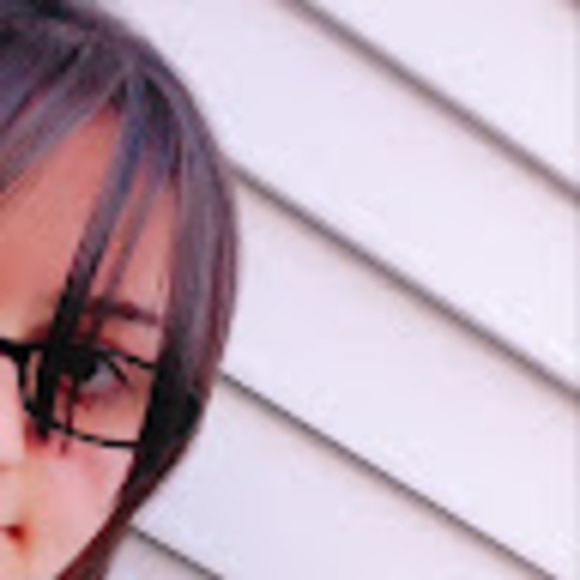 Meet your Posher, Elissa - Picture 1 of 1